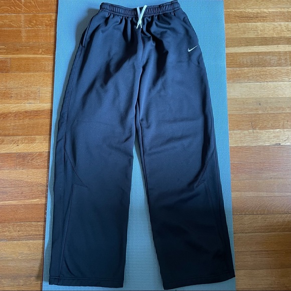 NikeFIT Black Sweatpants - Picture 3 of 5